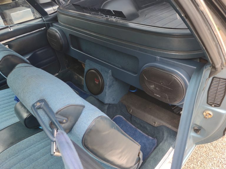 Small Boom with Storage Room